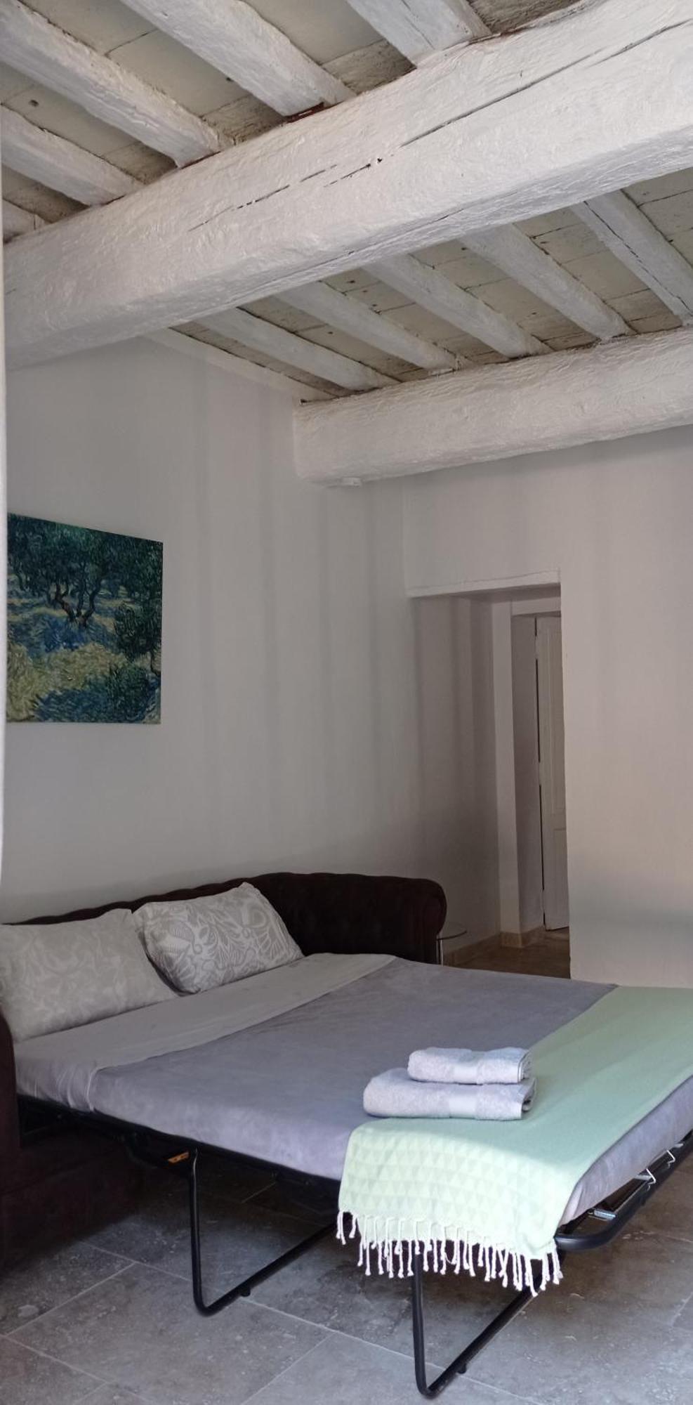 Le Mas Neuf 1752 Arles Room photo